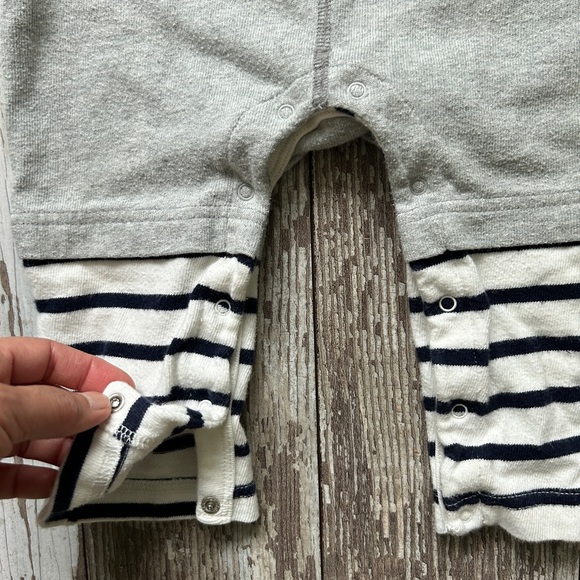 Gap Pirate Long Sleeve one-piece, size 12-18 months - Picture 3 of 6